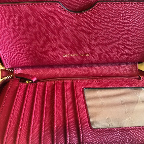 Michael Kors Wallet - Picture 2 of 7